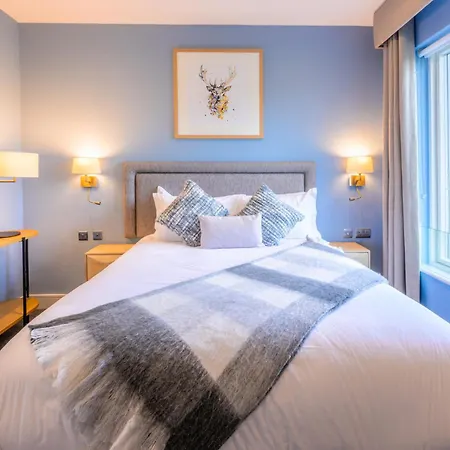 Lodge Killeen Castle *