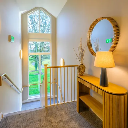 Lodge Killeen Castle *