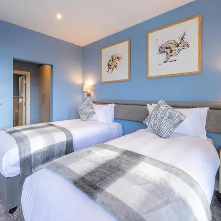 Lodge Killeen Castle