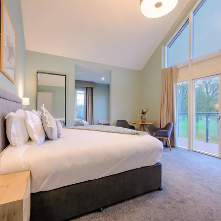 Lodge Killeen Castle
