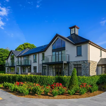 Lodge Killeen Castle