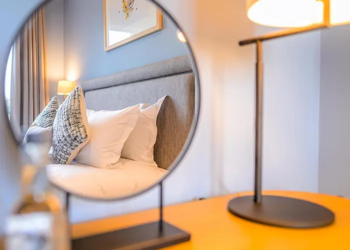 Killeen Castle 山林小屋